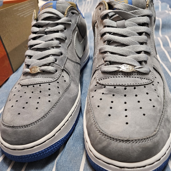 LeBron Nike shoes size 10 grey/white. Chamber of fear - Picture 12 of 12